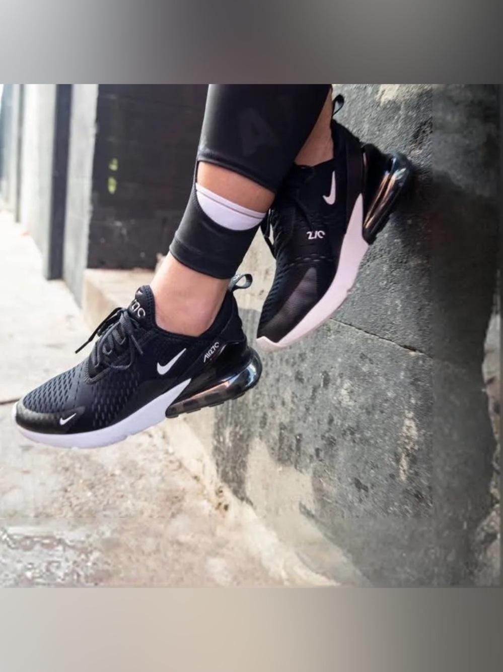 Nike Air Max 270 Women’s Black, White & Black Sz 7